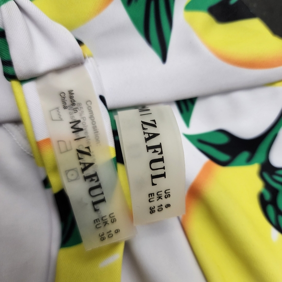 ZAFUL Lemon Pattern Bandeau Top Cheeky Bottom Bikini Set. Size: M/6 - Picture 9 of 9